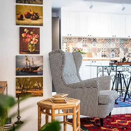 To Myrmigki * Skopelos