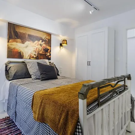 To Myrmigki * Skopelos