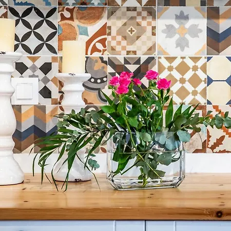 To Myrmigki * Skopelos